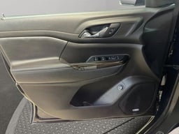 2021 GMC Acadia thumbnail 16