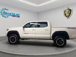 2023 Toyota Tacoma Double Cab thumbnail 2