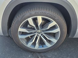2023 Volkswagen Atlas Cross Sport thumbnail 9