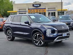 2024 Mitsubishi Outlander thumbnail 1
