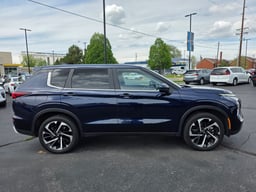 2024 Mitsubishi Outlander thumbnail 2