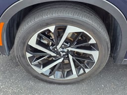 2024 Mitsubishi Outlander thumbnail 9