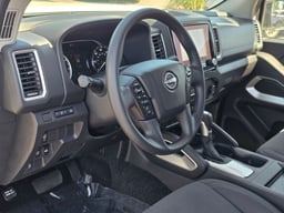 2024 Nissan Frontier thumbnail 12