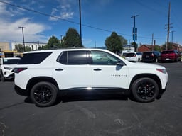 2021 Chevrolet Traverse thumbnail 2