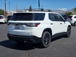 2021 Chevrolet Traverse thumbnail 3