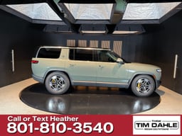 2023 Rivian R1S thumbnail 6
