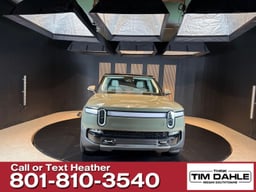2023 Rivian R1S thumbnail 8