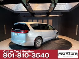 2024 Chrysler Pacifica thumbnail 5
