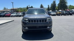 2023 Jeep Wagoneer thumbnail 2