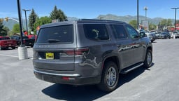 2023 Jeep Wagoneer thumbnail 5