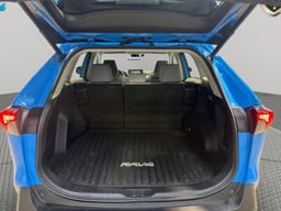 2021 Toyota RAV4 Hybrid thumbnail 11