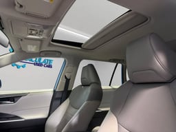 2021 Toyota RAV4 Hybrid thumbnail 12