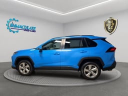 2021 Toyota RAV4 Hybrid thumbnail 2