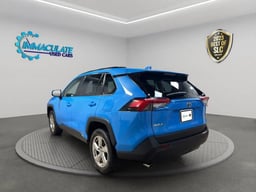 2021 Toyota RAV4 Hybrid thumbnail 3