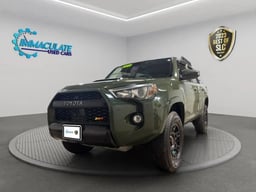 2020 Toyota 4Runner thumbnail 1