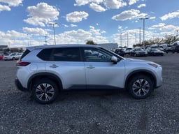 2023 Nissan Rogue thumbnail 5