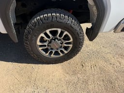 2024 GMC Sierra HD SLE thumbnail 14