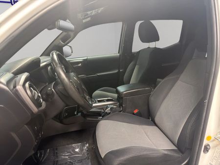 2023 Toyota Tacoma Double Cab - Image 12