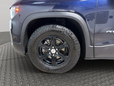 2021 GMC Acadia - Image 24