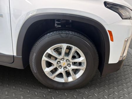 2023 Chevrolet Traverse - Image 24