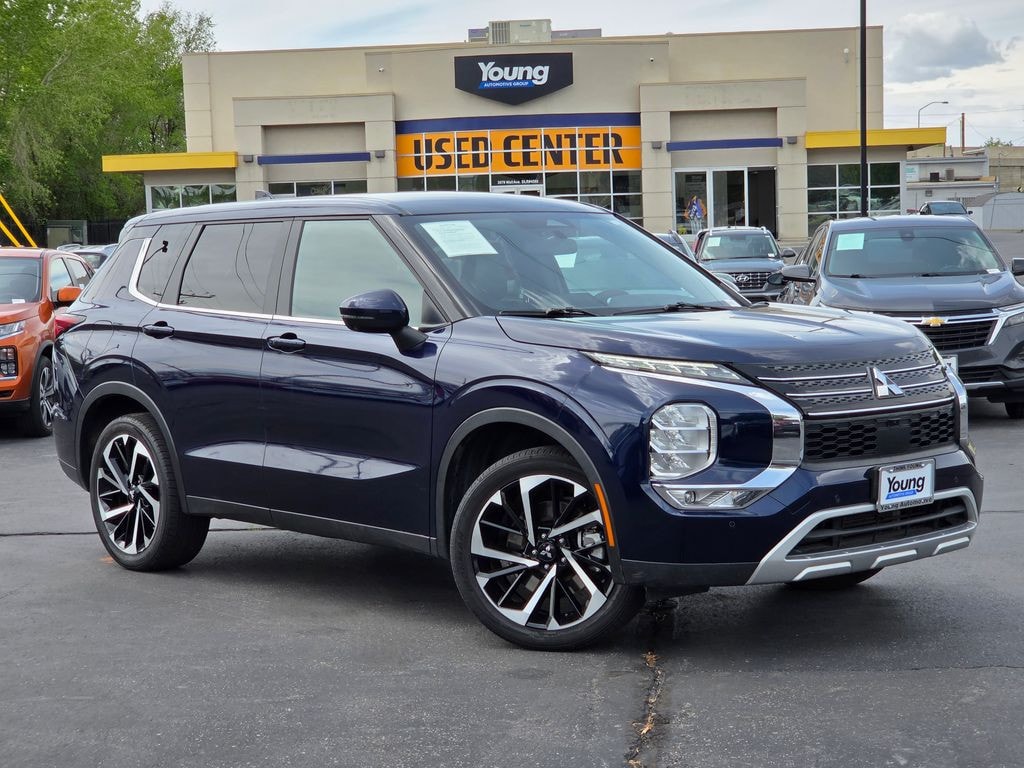 2024 Mitsubishi Outlander - Image 1