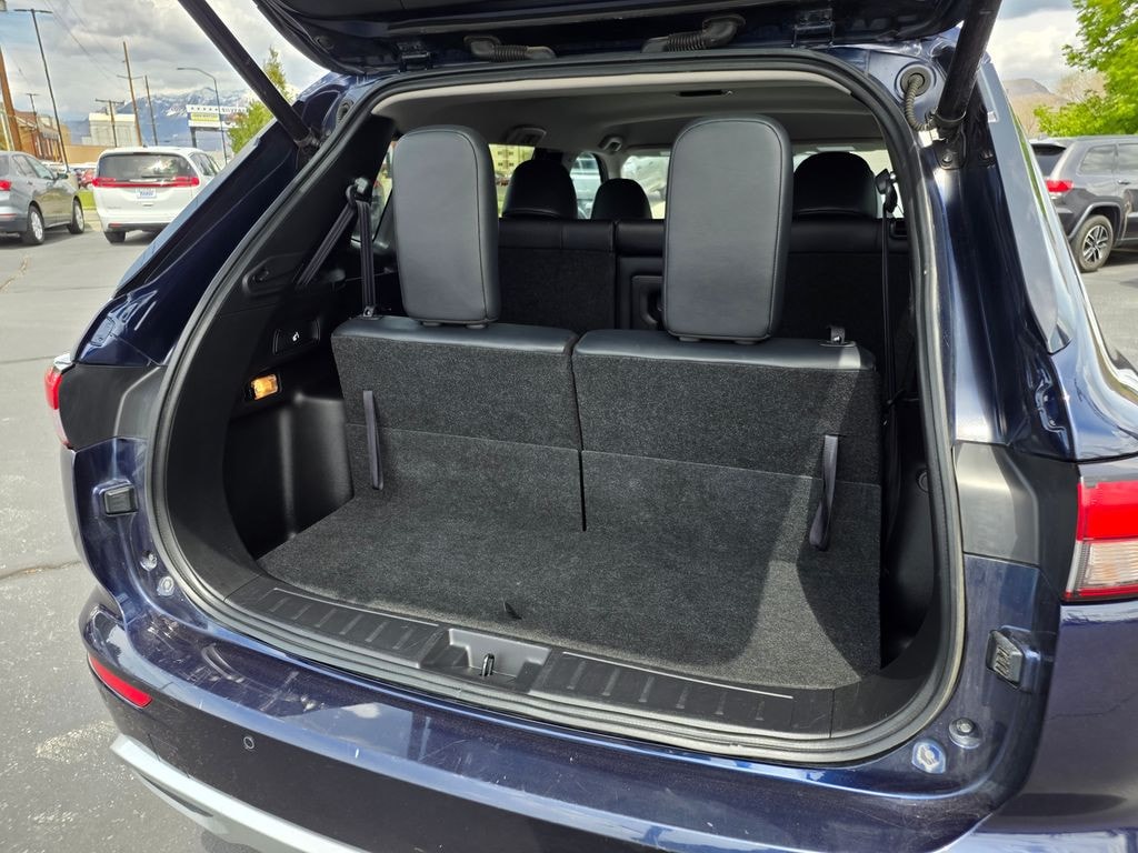 2024 Mitsubishi Outlander - Image 12