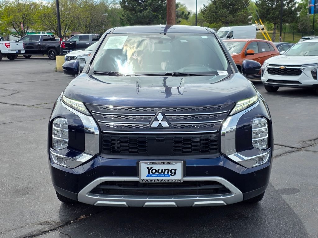 2024 Mitsubishi Outlander - Image 8