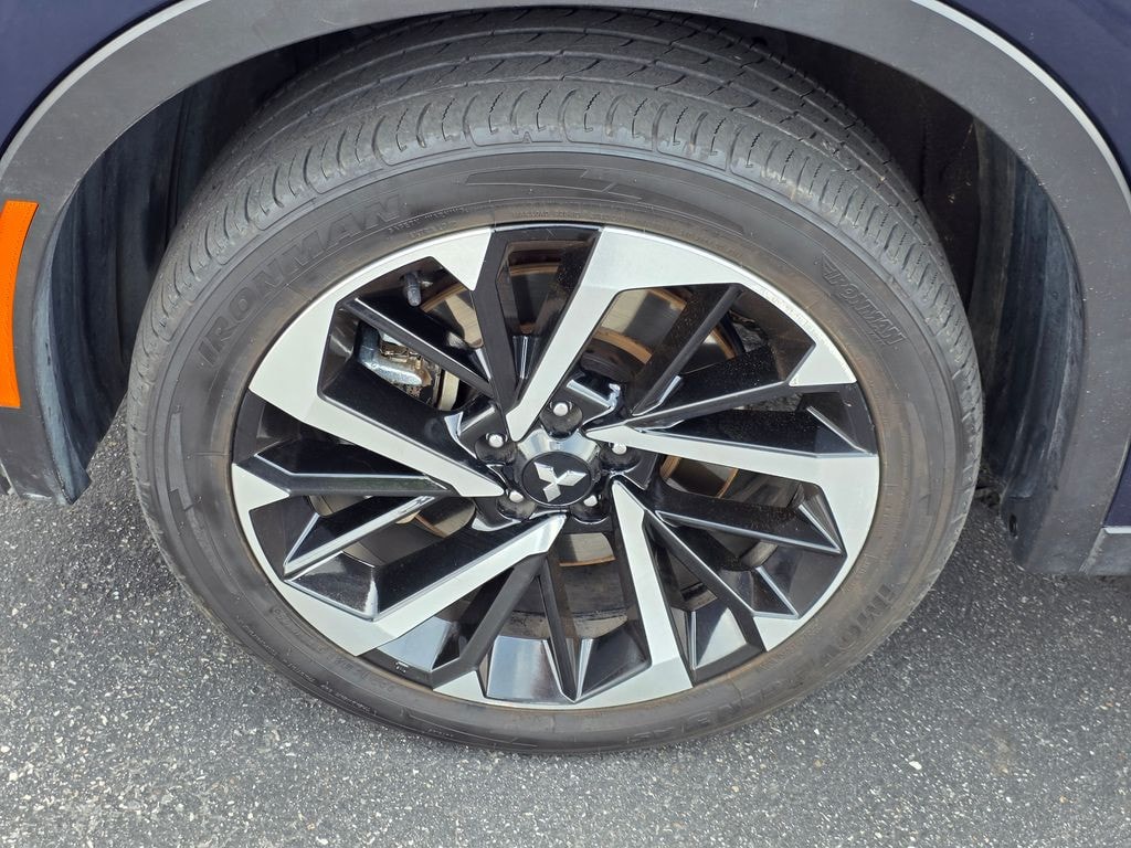 2024 Mitsubishi Outlander - Image 9