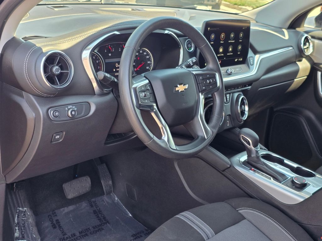 2025 Chevrolet Blazer - Image 12