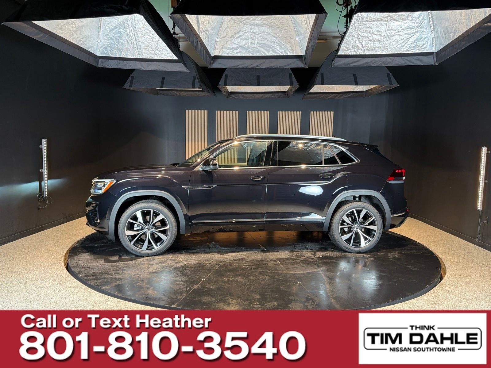 2026 Volkswagen Atlas Cross Sport - Image 2