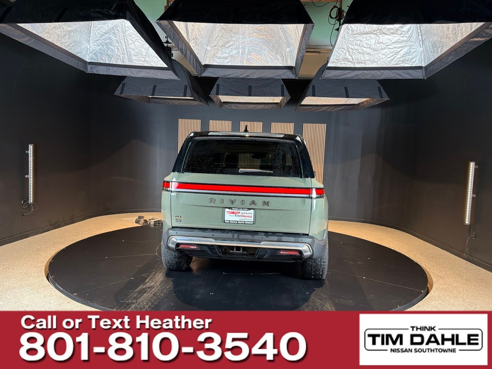 2023 Rivian R1S - Image 4