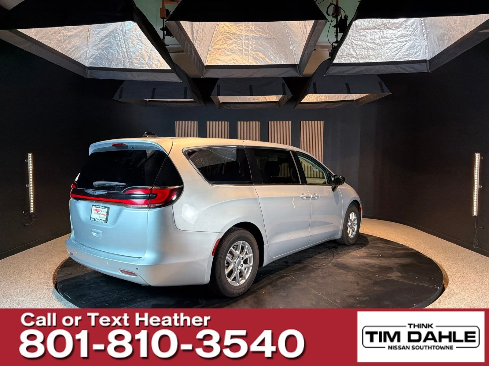 2024 Chrysler Pacifica - Image 5