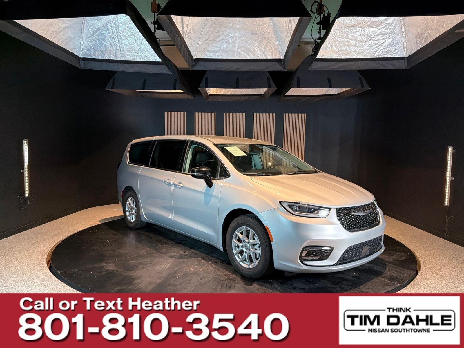 2024 Chrysler Pacifica - Image 7