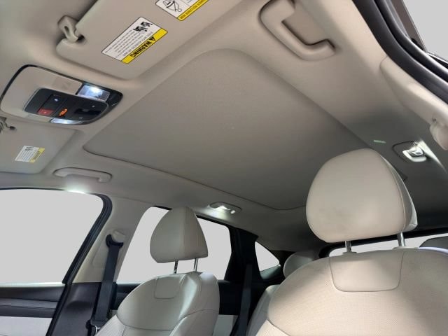 2025 Hyundai Tucson Hybrid - Image 11