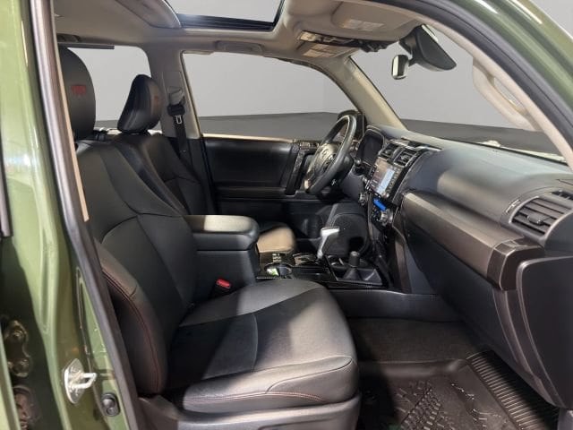 2020 Toyota 4Runner - Image 12
