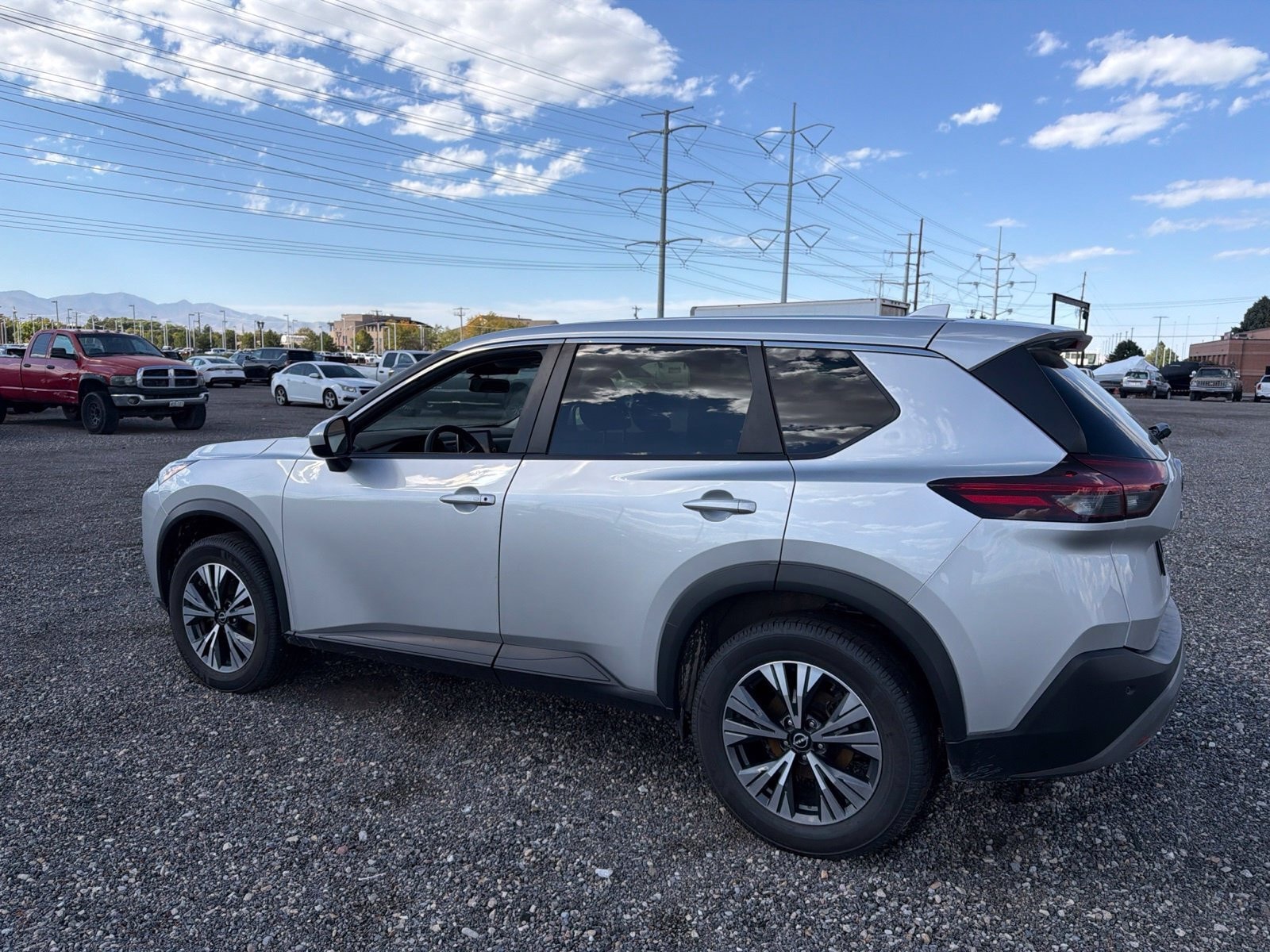 2023 Nissan Rogue - Image 2