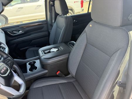 2024 GMC Yukon XL SLE - Image 7