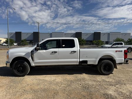 2023 FORD F-350 - Image 2